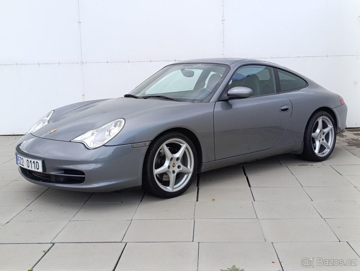 Porsche 911 Carrera - 4
