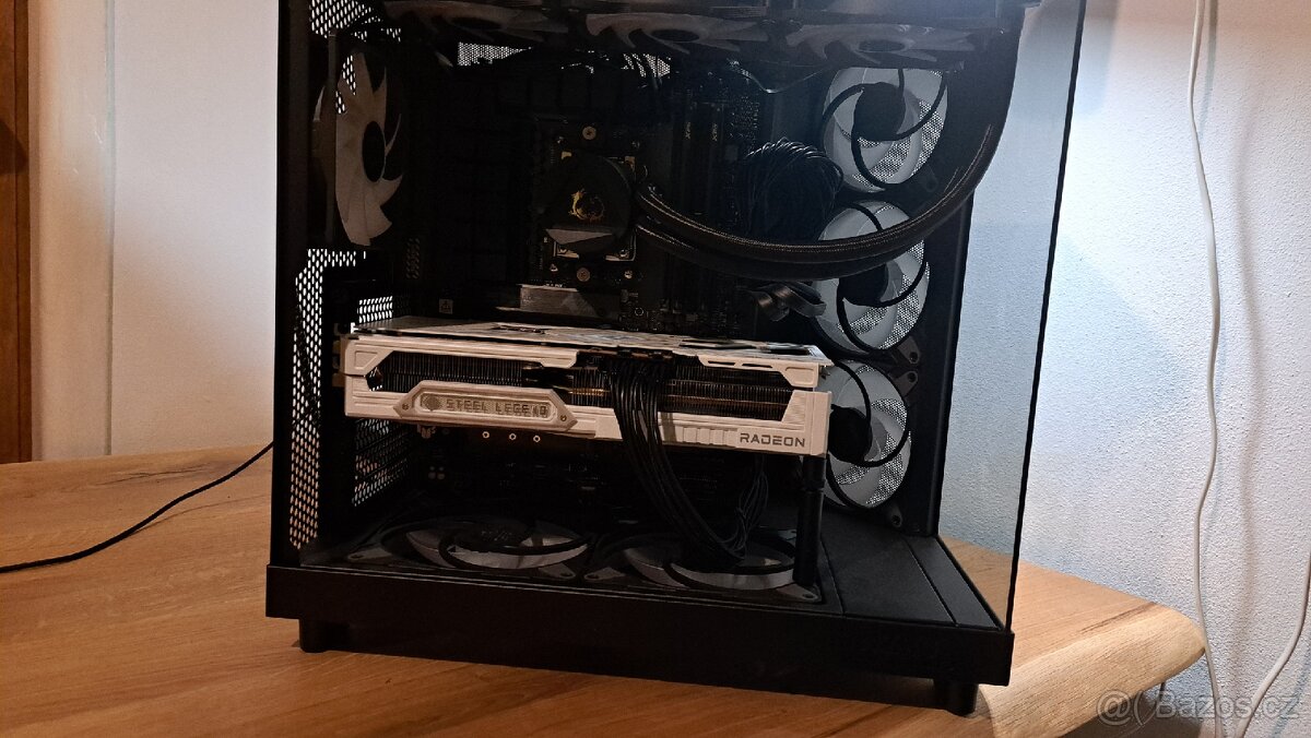 Herní High End PC 9800x3d 9070xt - 4