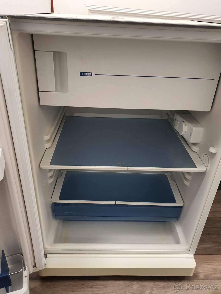 81,5 lednice s mrazákem Bosch pod linku - 4