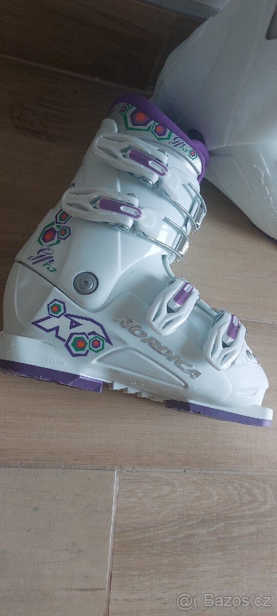 Dívčí lyžáky 19.0-20.5, 240mm - 4