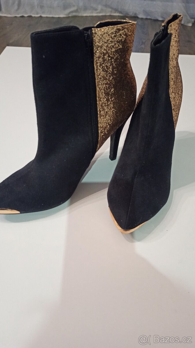 Krásné nízké kozačky - 4