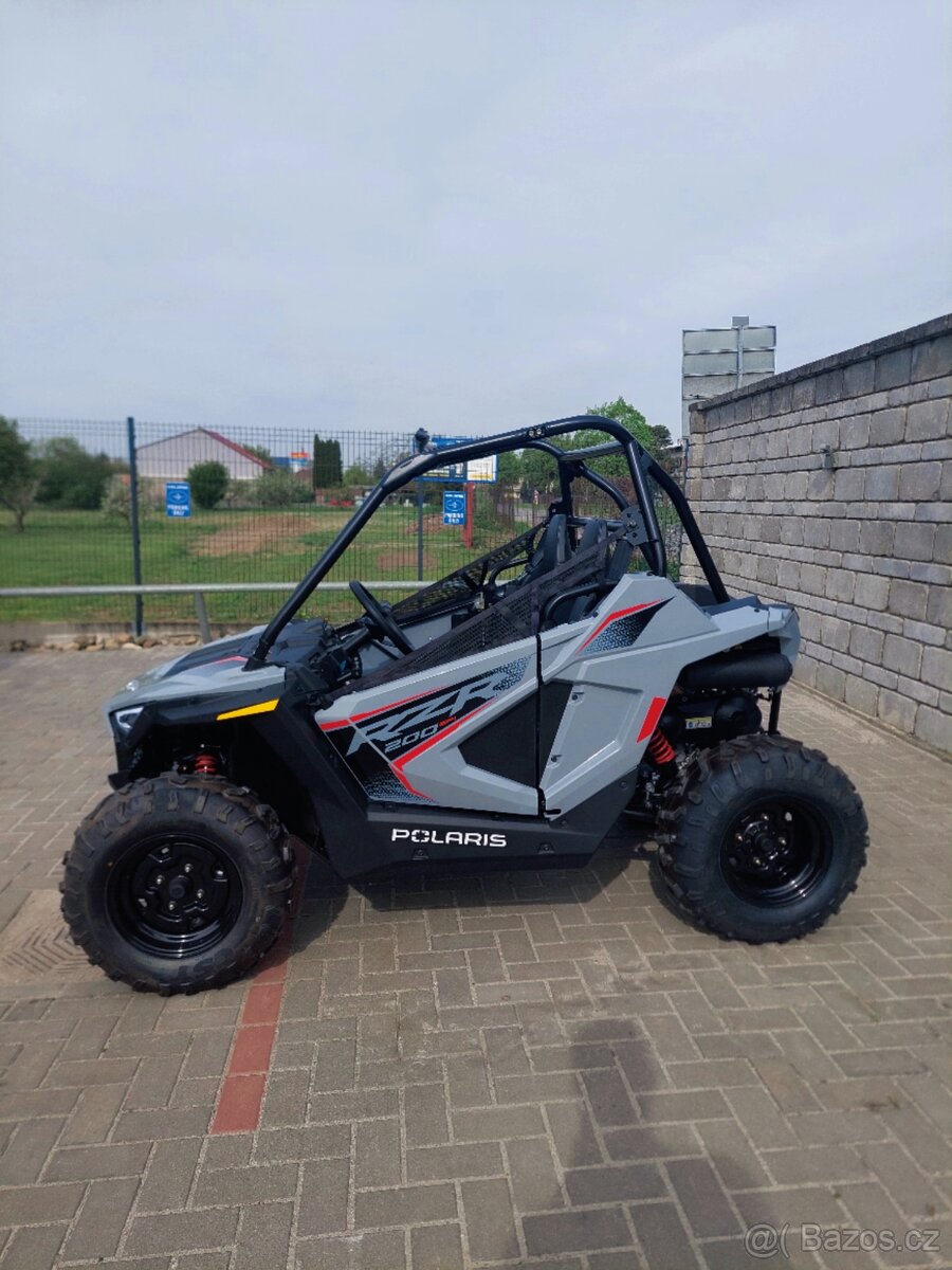 POLARIS RZR 200 - 4