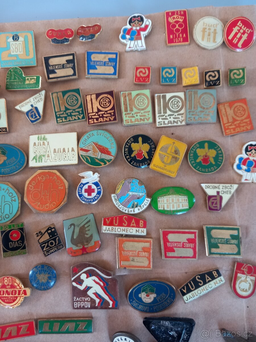 Odznaky různé i vojenské - 4