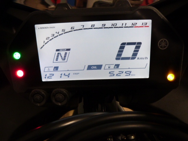 Yamaha r3 - 4