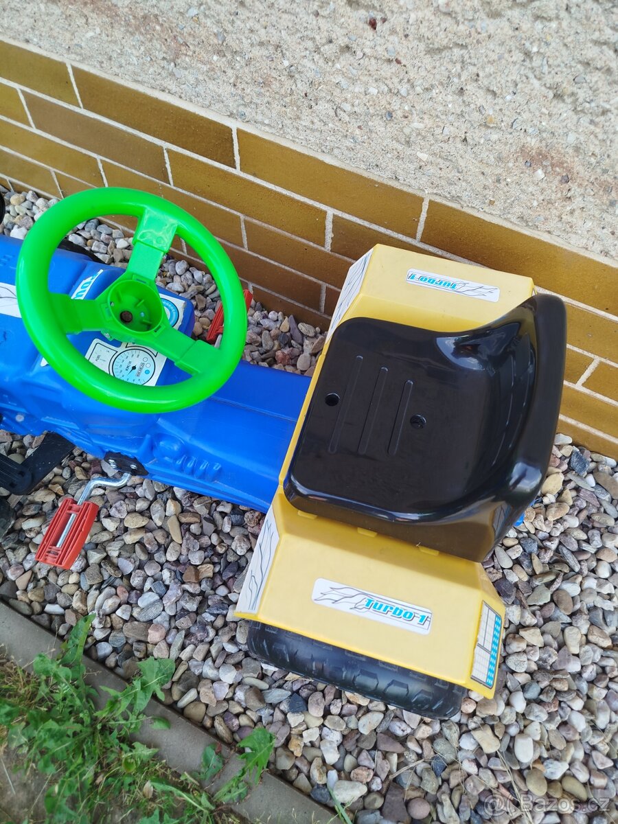 Dětský větší šlapací traktor - 4