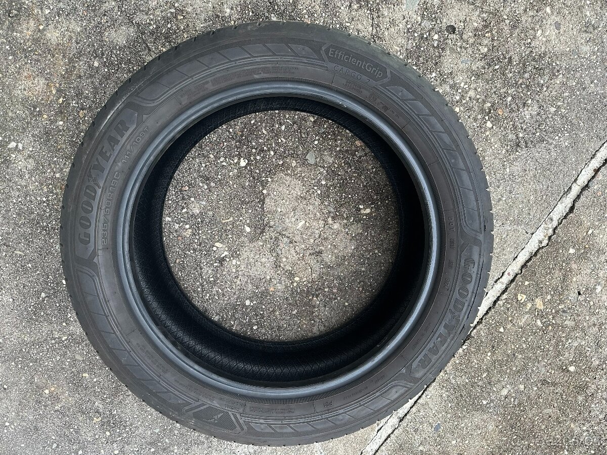 Goodyear 235/50 R19 Letní - 4