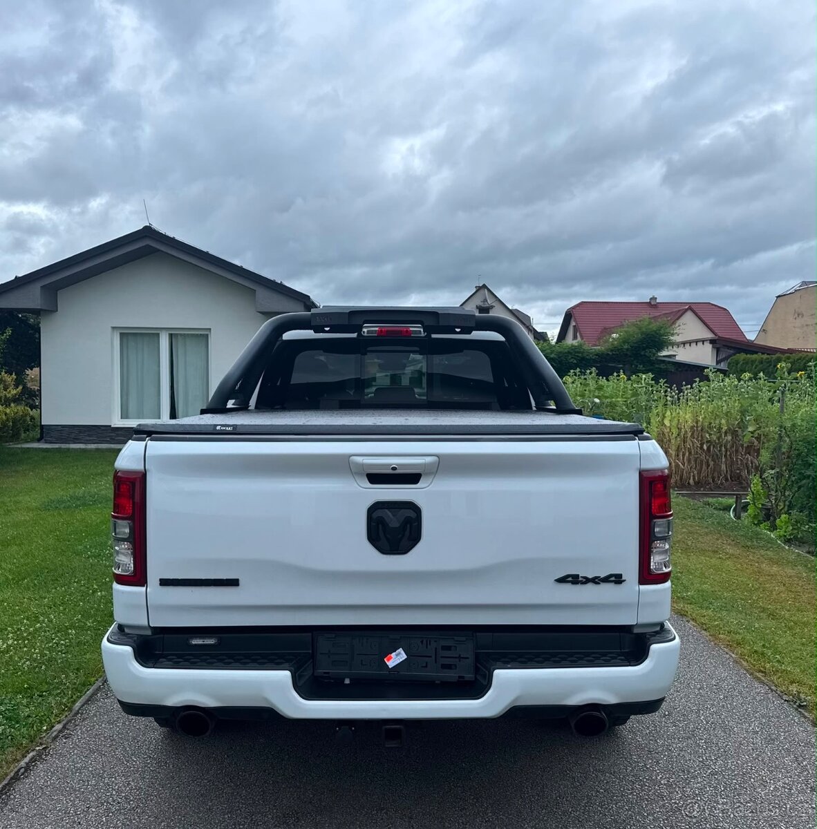Dodge Ram 1500 5.7 V8 HEMI 4X4 - 2021 - 4