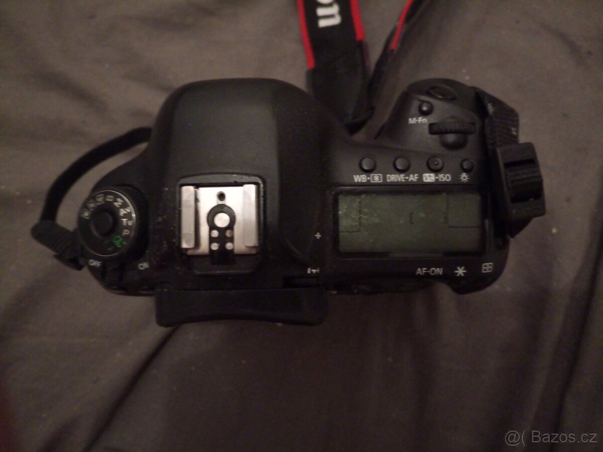 Canon EOS 5D Mark IV + originální battery grip Canon BG-E20 - 4