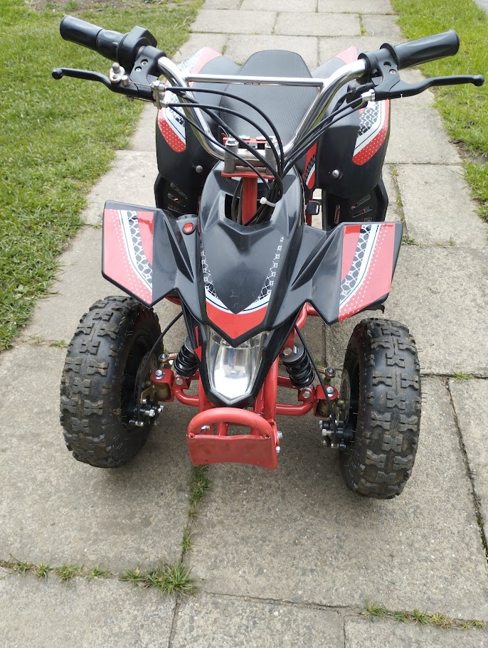 Prodám dětskou elektrickou čtyřkolku HECHT