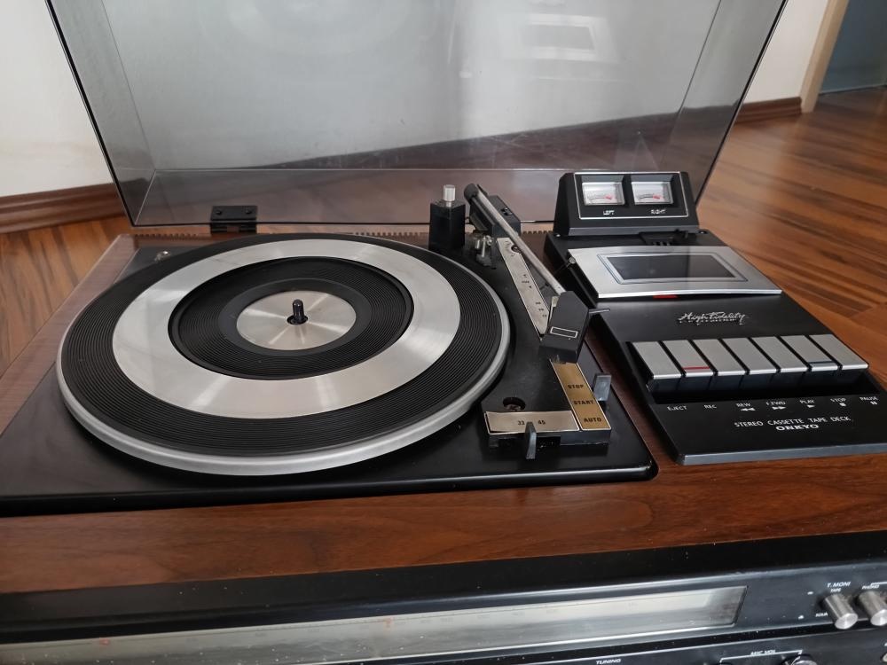 ONKYO High Fidelity Solid State Stereo F-7 1975 - 4