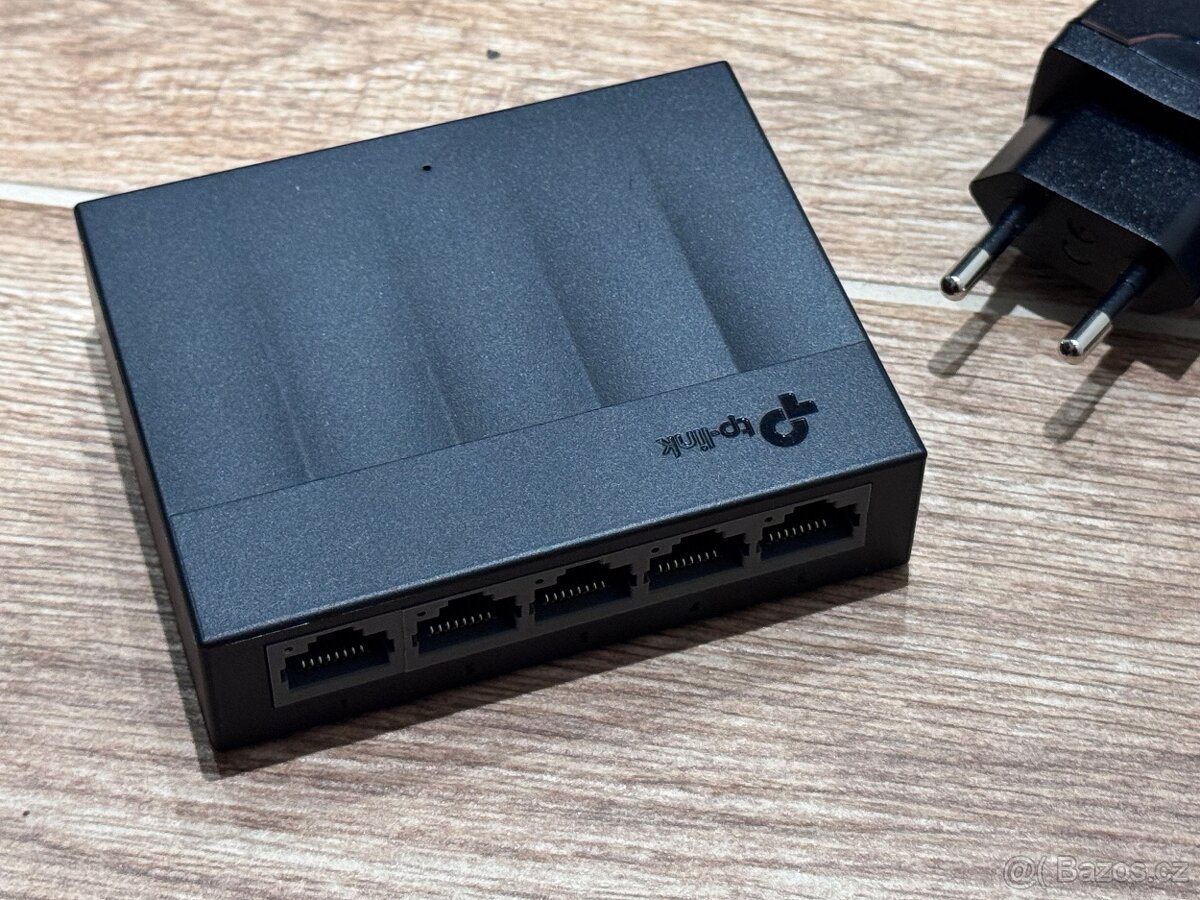 Switch TP-Link LS1005G (5x RJ45 10/100/1000 Mb/s) - 4