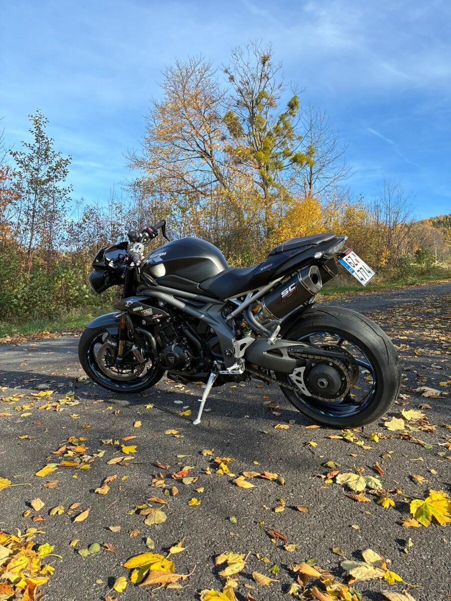 Triumph Speed Triple 1050 RS - 4
