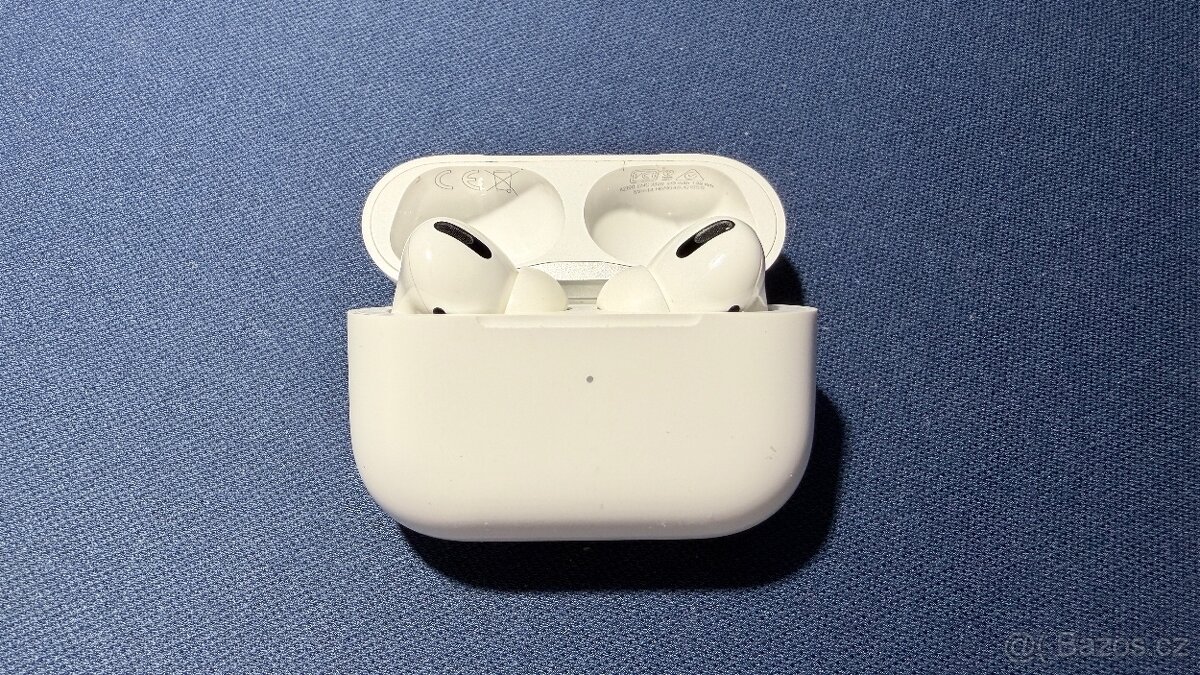Apple AirPods Pro - 4