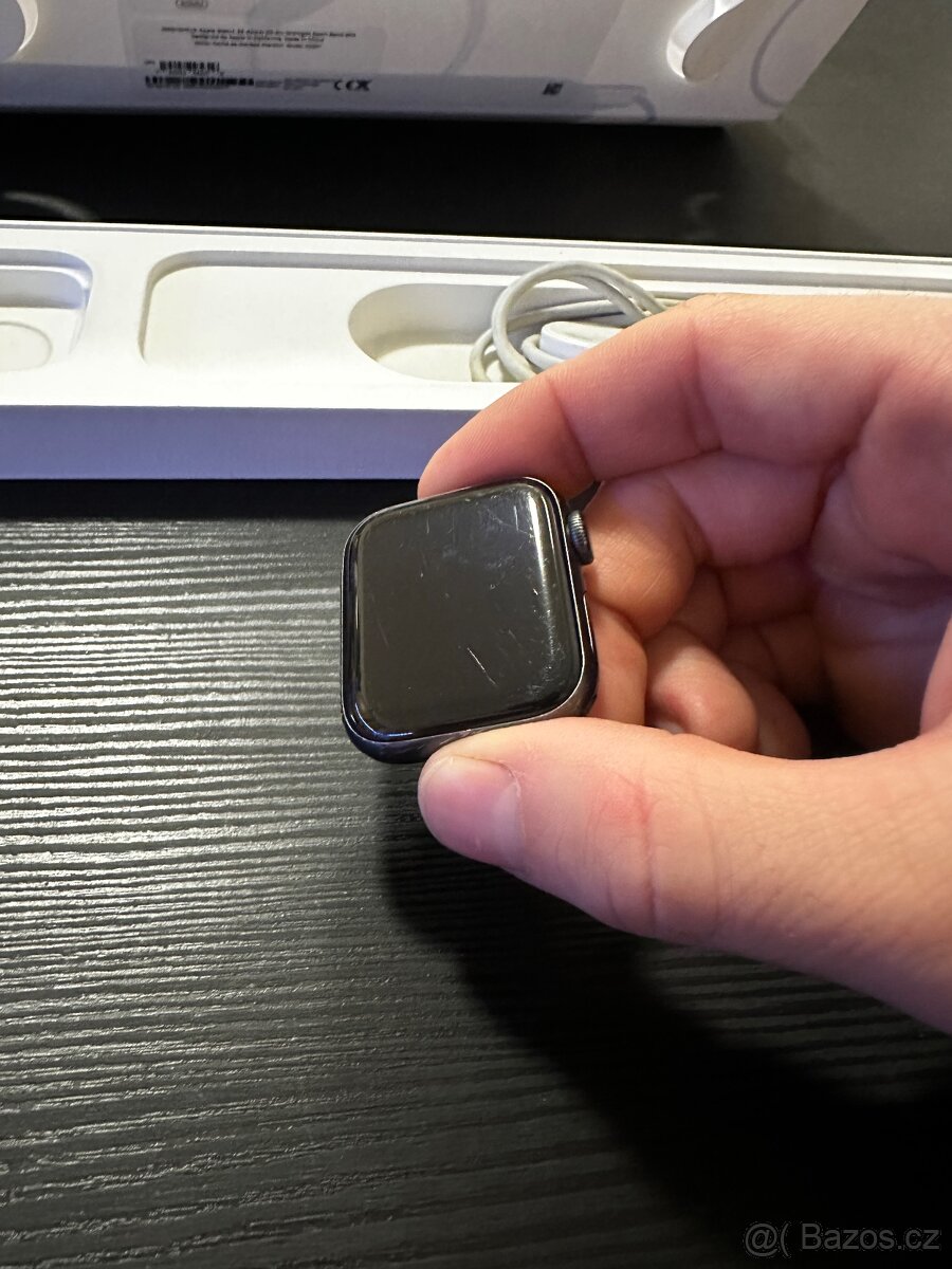 Apple Watch SE 2021 - 4