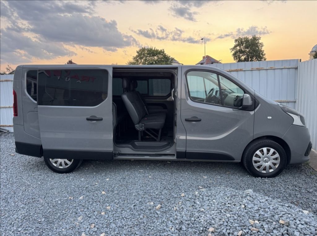 Prodám Renault Trafic 1,6 DCi 8míst WEBASTO tažné ČR - 4