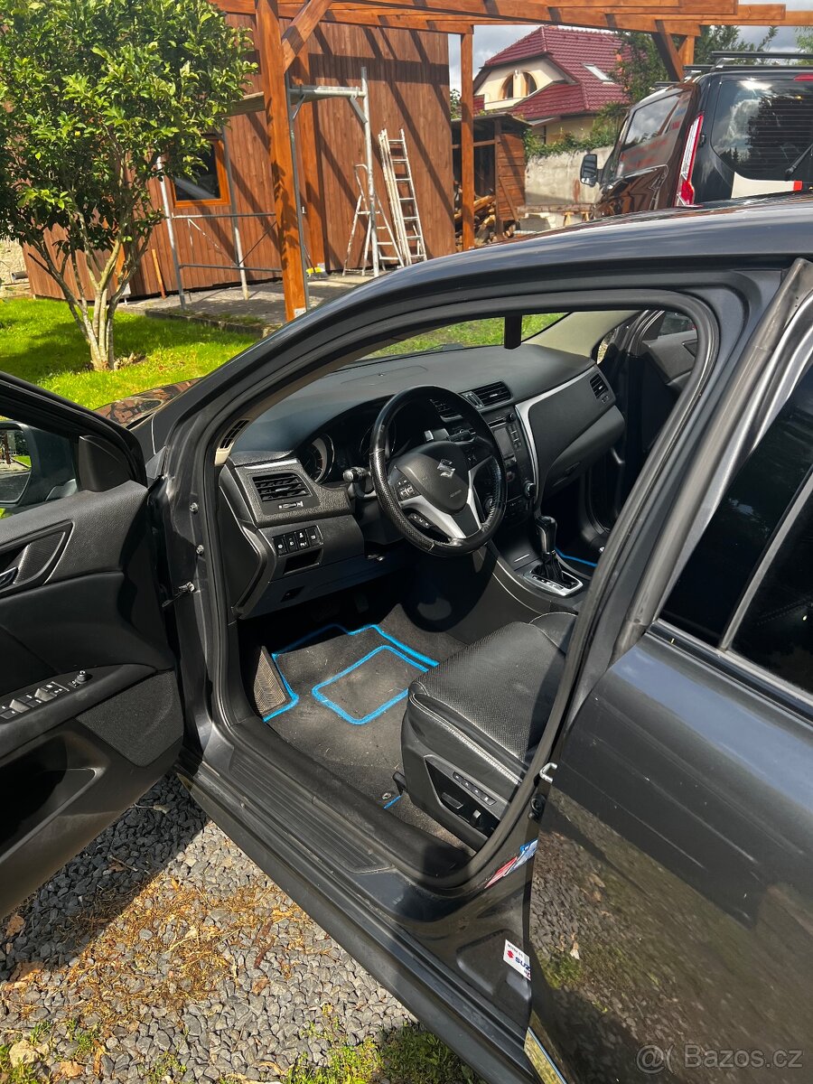 SUZUKI Kizashi 4X4 - 4