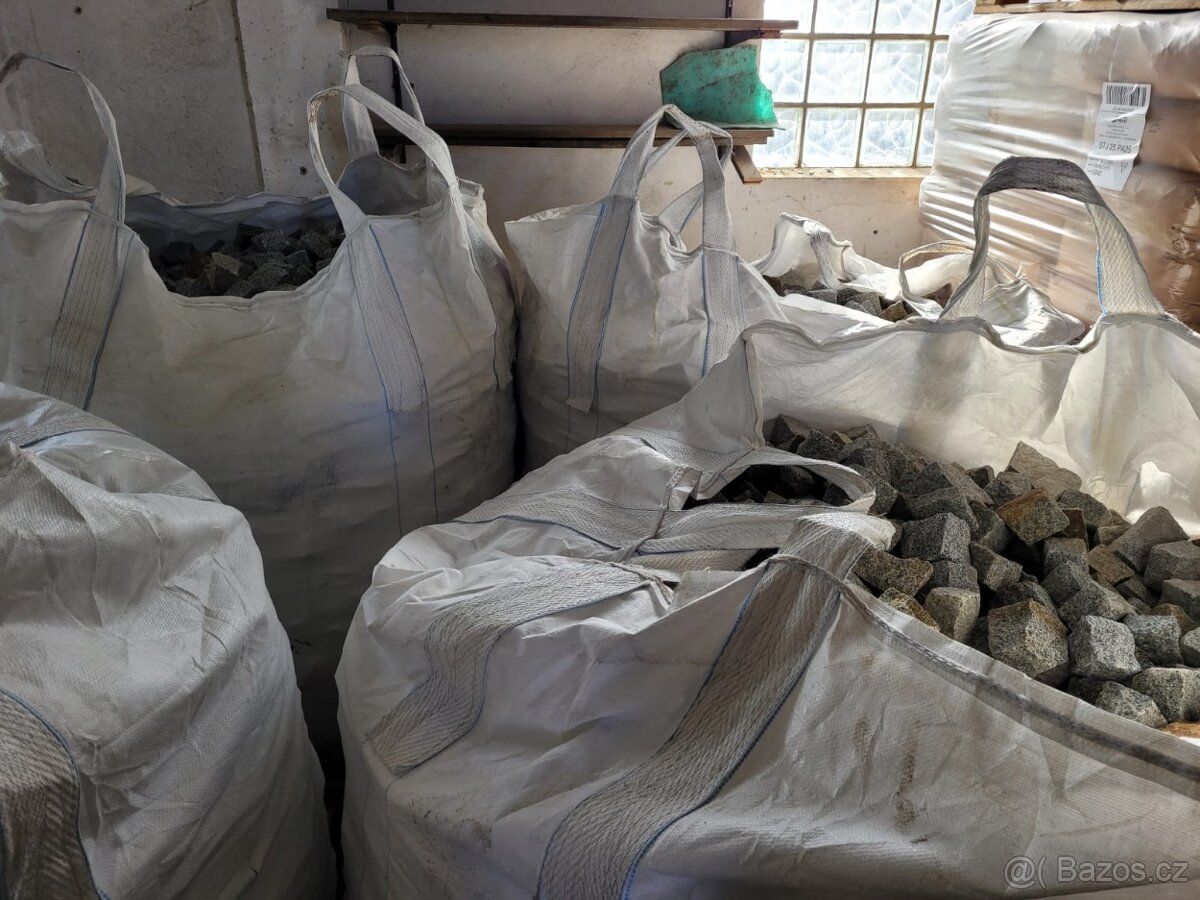 Nové, nepoužité žulové dlažební kostky 6/8 - 4