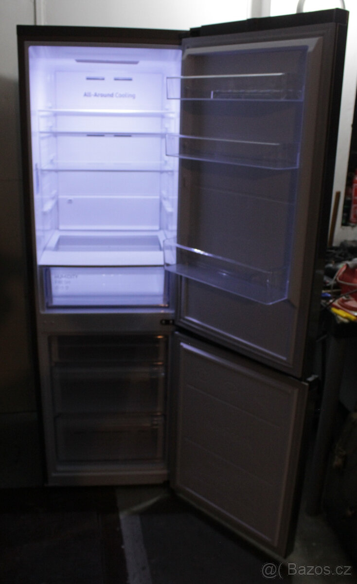 Kombinovaná chladnička Samsung RB34T670ESA - 4