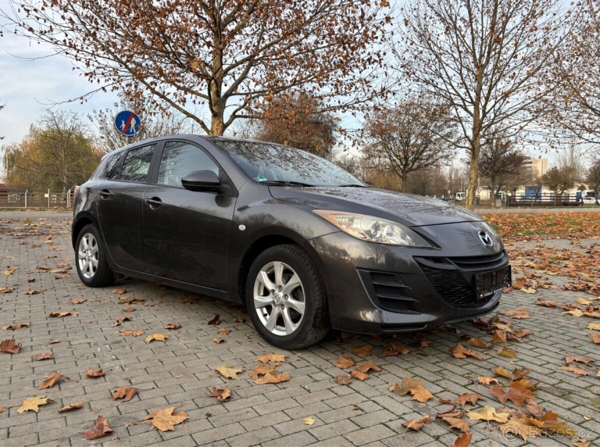MAZDA 3 1.6 77 kW ROK 2010 - BENZÍN - 4