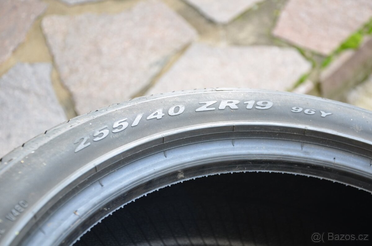 255/40 R19 Pirelli letní pneumatiky - 4