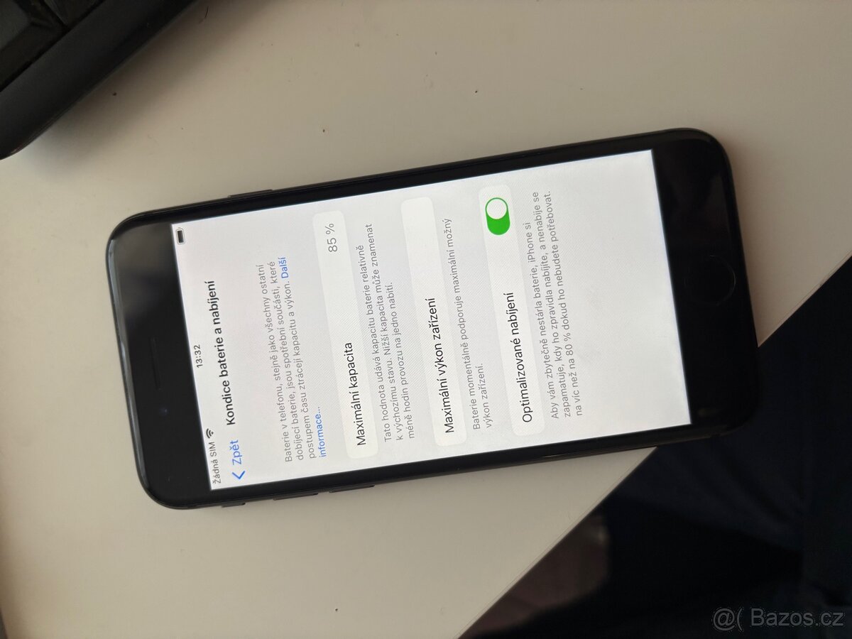 Apple iPhone 8 64GB - 4