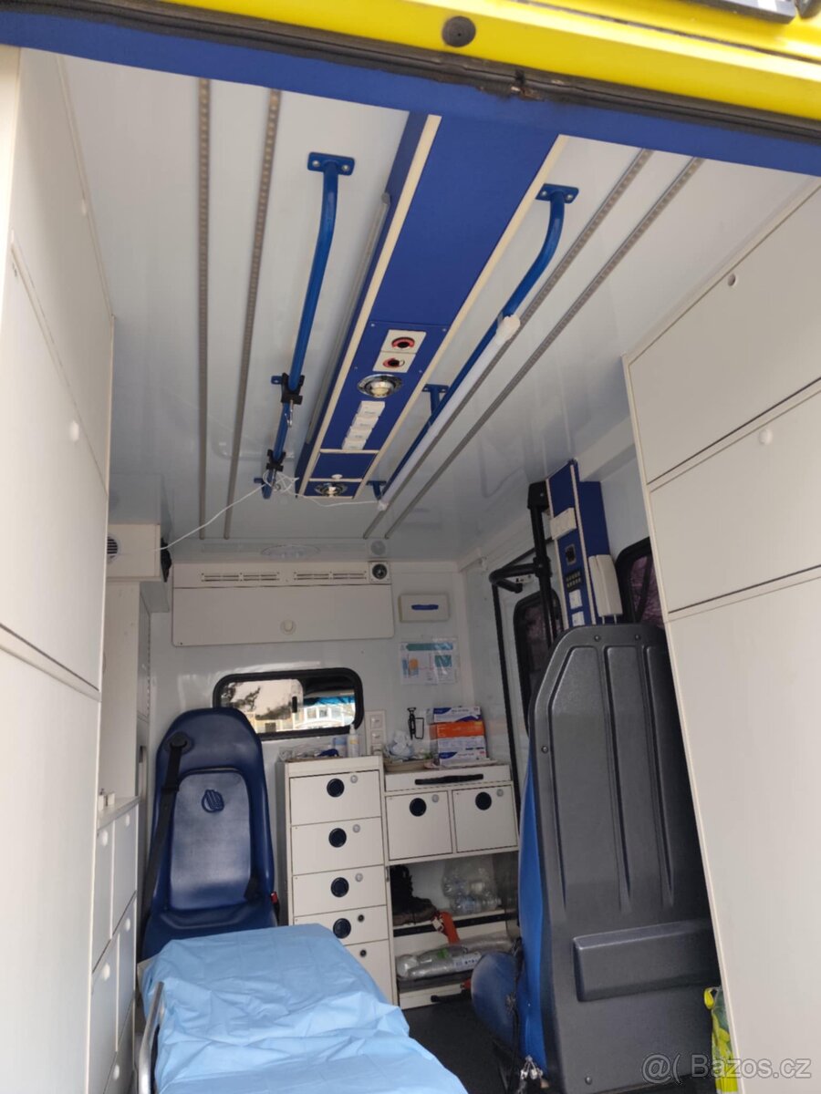 Sanitní vůz, Sanitka, Ambulance, Karavan - 4