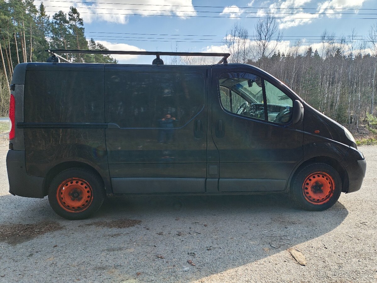 Opel Vivaro 2,0CDTI, rok 2008 - 4