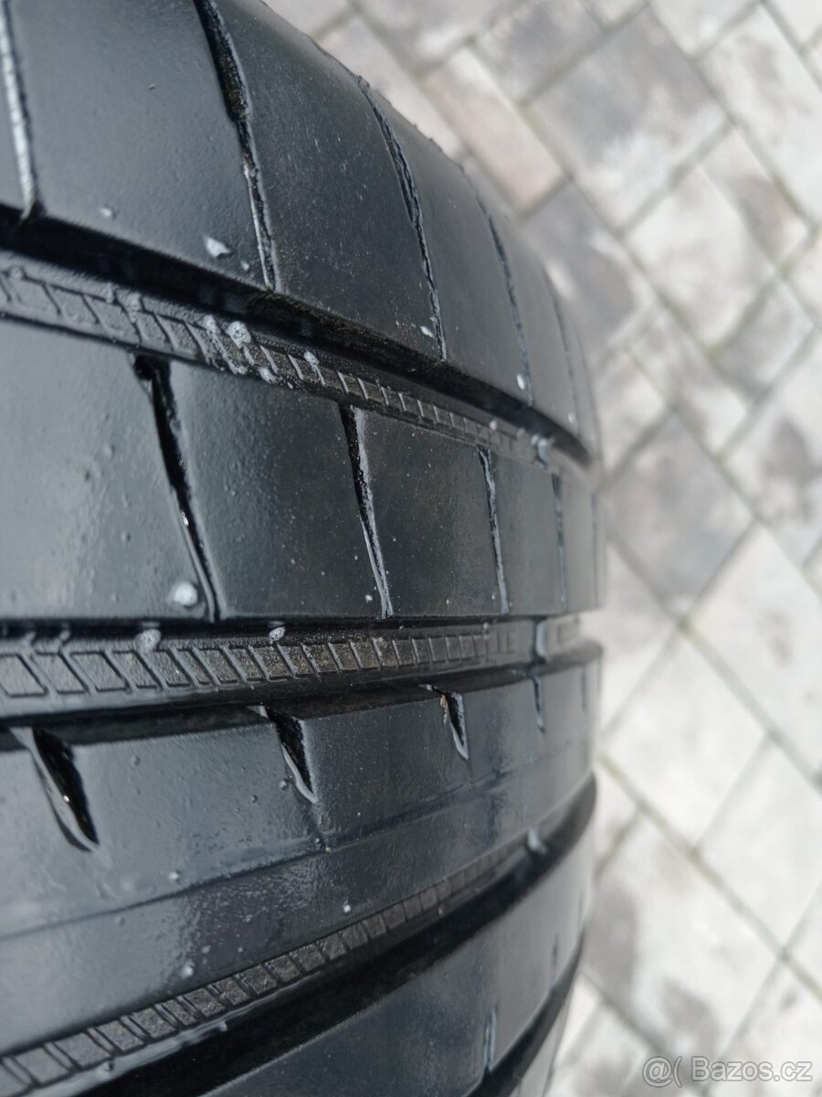 Goodyear EAGLE F1 235/55 R18 - 4