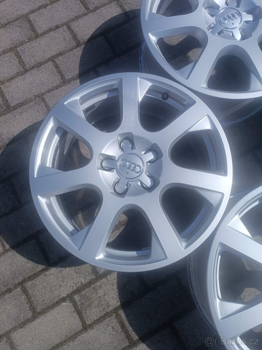 239. Originál Alu kola Audi R17 - 4