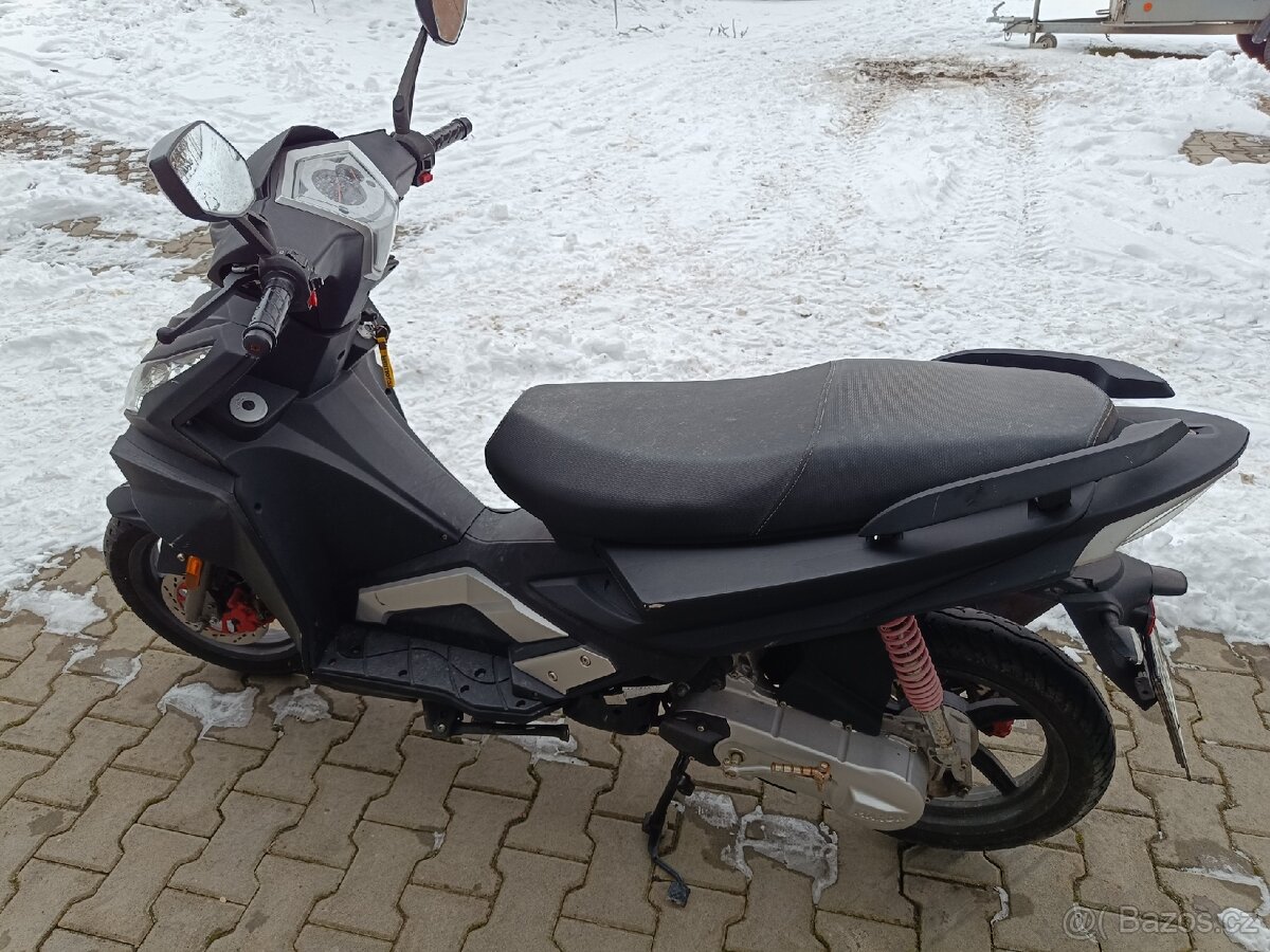 Maxon Ardour 50, dvoutakt - 4