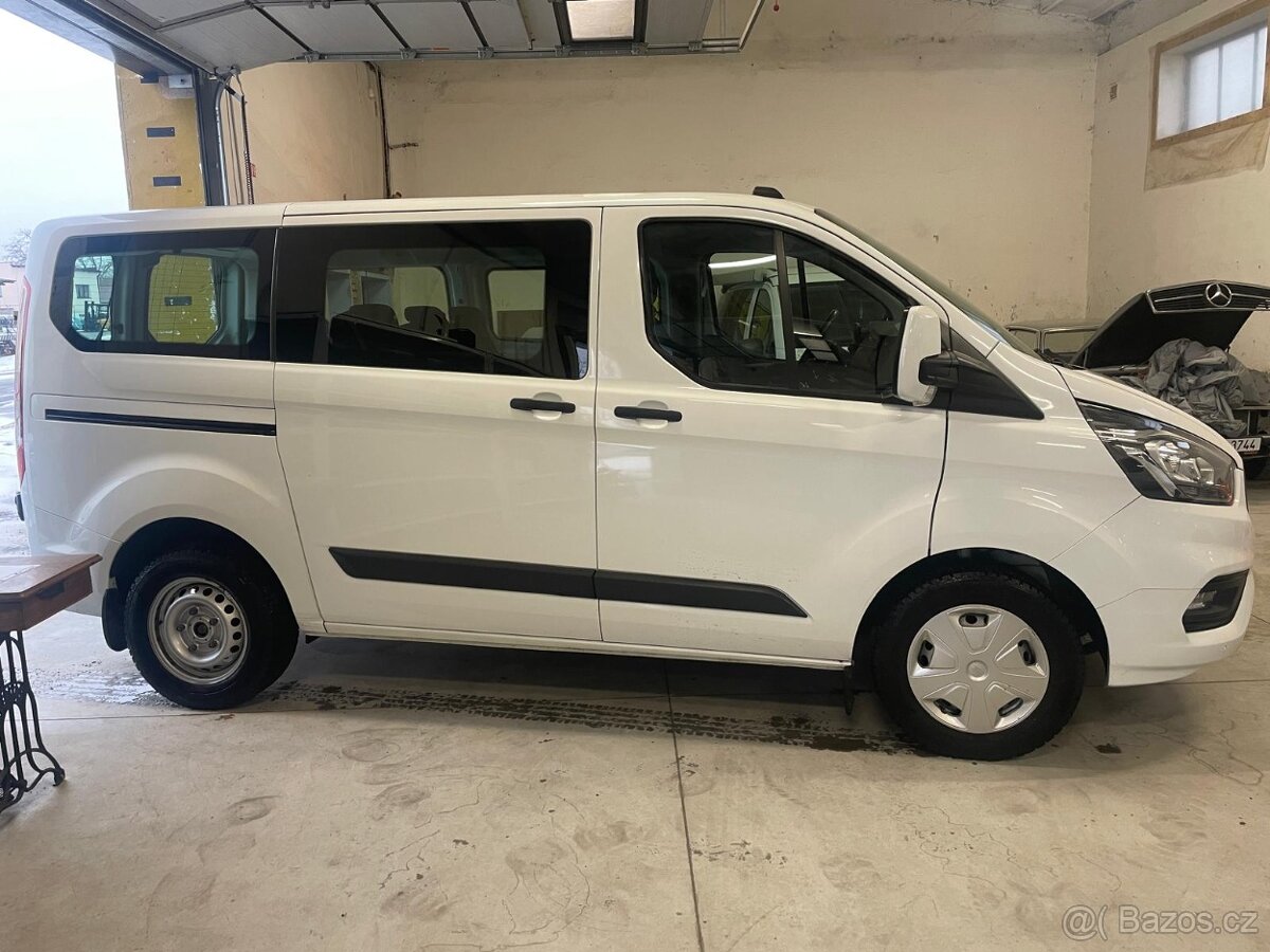 Ford Transit Custom 2,0TDCi 9Míst - 4