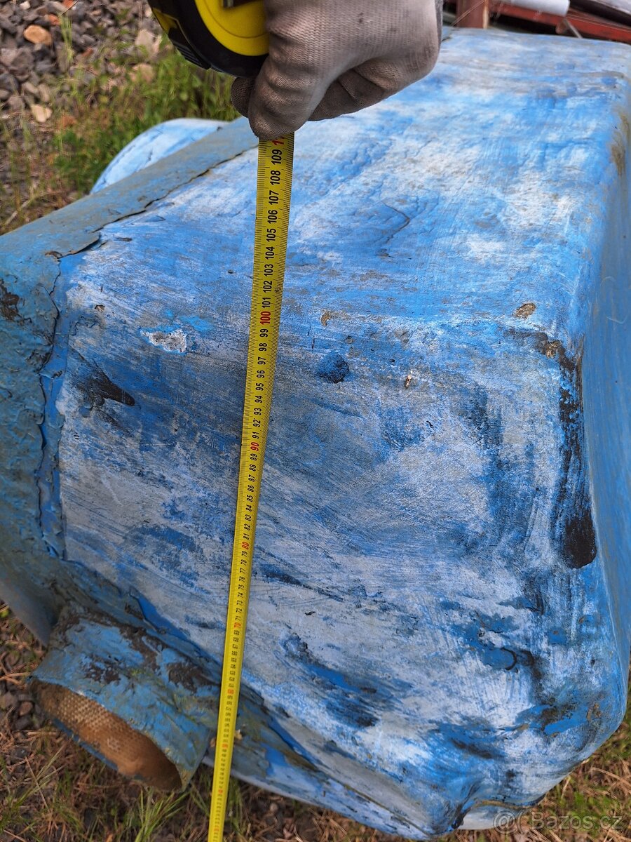 Nádrž na vodu,vanička, pískoviště, ohrádka okolo stromku - 4