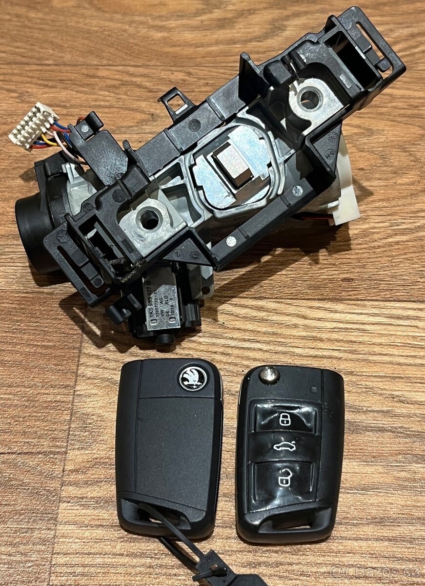 Škoda Octavia 3 III-Sada-Spínací skříňka,zámek dveří,2x klíč - 4