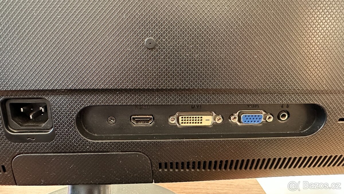 ASUS VS247HR 24 palcový FULL HD monitor - 4