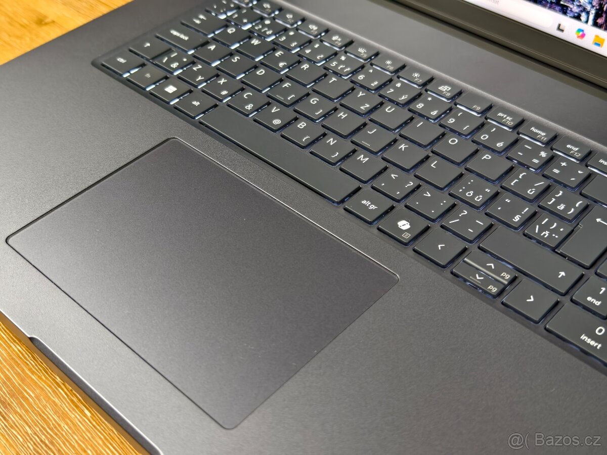 18" mašina pro AI, fotky, video - 64GB, RTX PRO, Core Ultra - 4