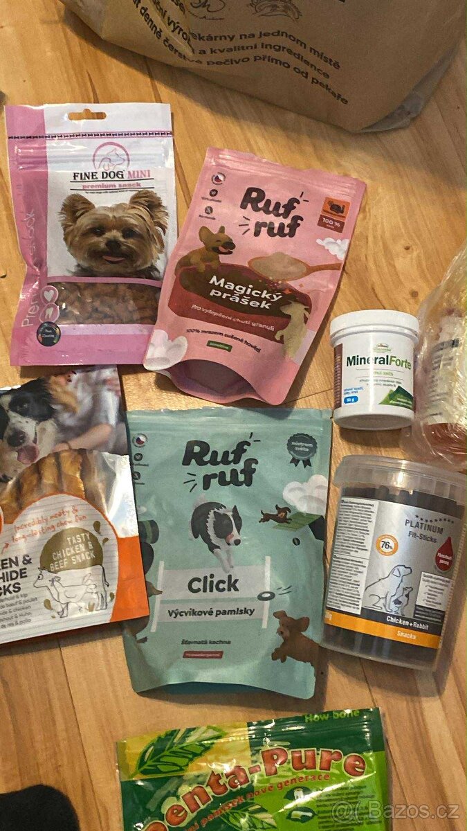 Pamlsky + oblečení pro psa - 4