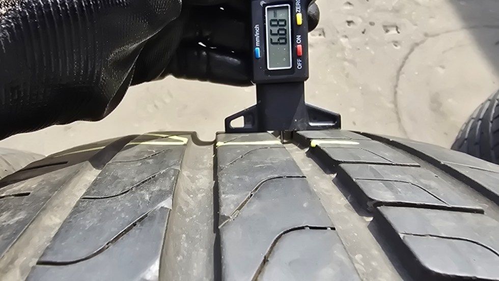 Letní pneu 235/50/19 Pirelli - 4