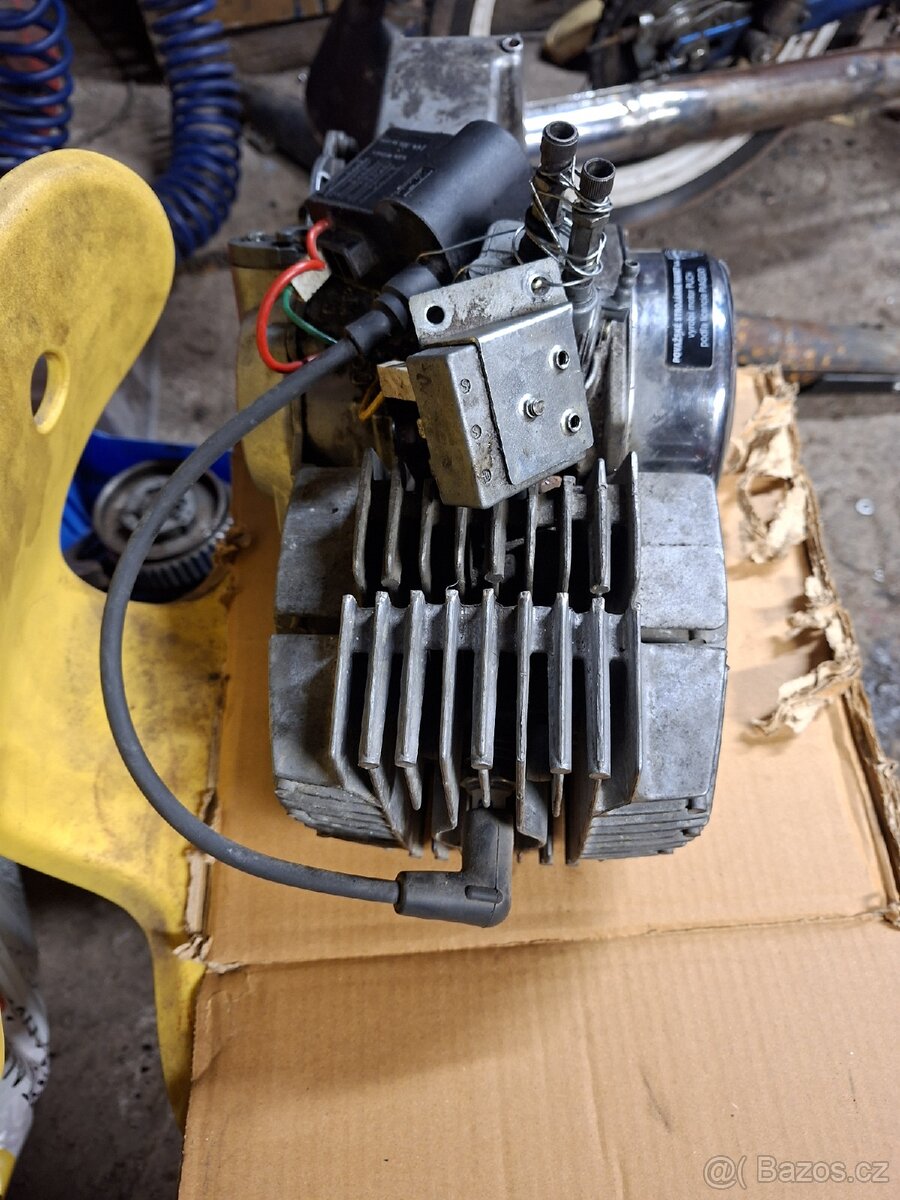 Manet Korádo, MOTOR - 4