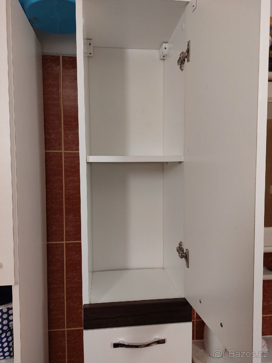 Koupelnová skříň - 4