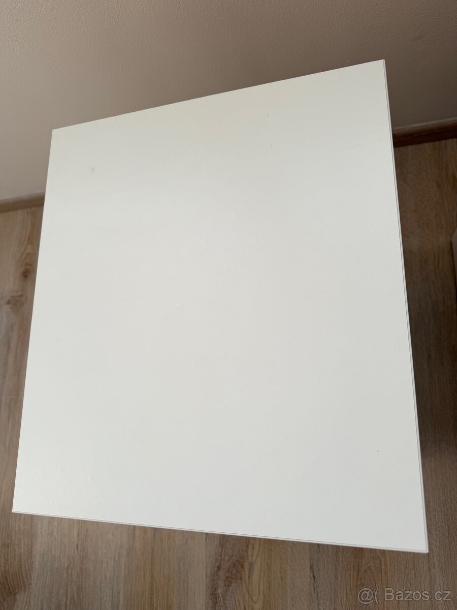 Noční stolky Ikea Malm bílé - 4