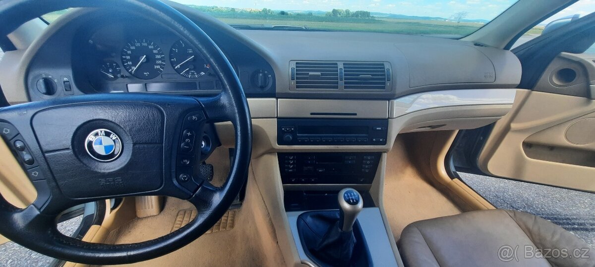 BMW 525i Sedan (E39) Facelift - 4