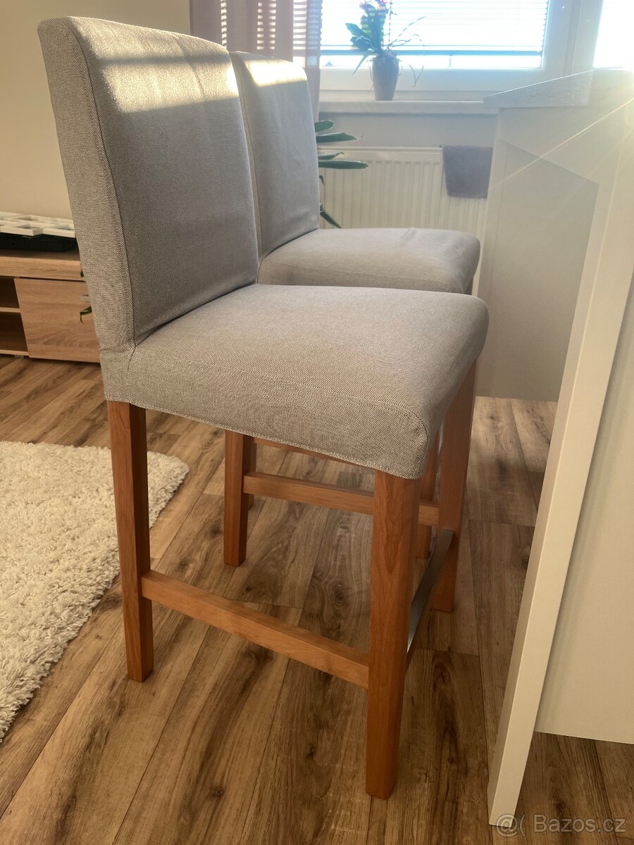 Ostrůvek s bar. židličkami - 4