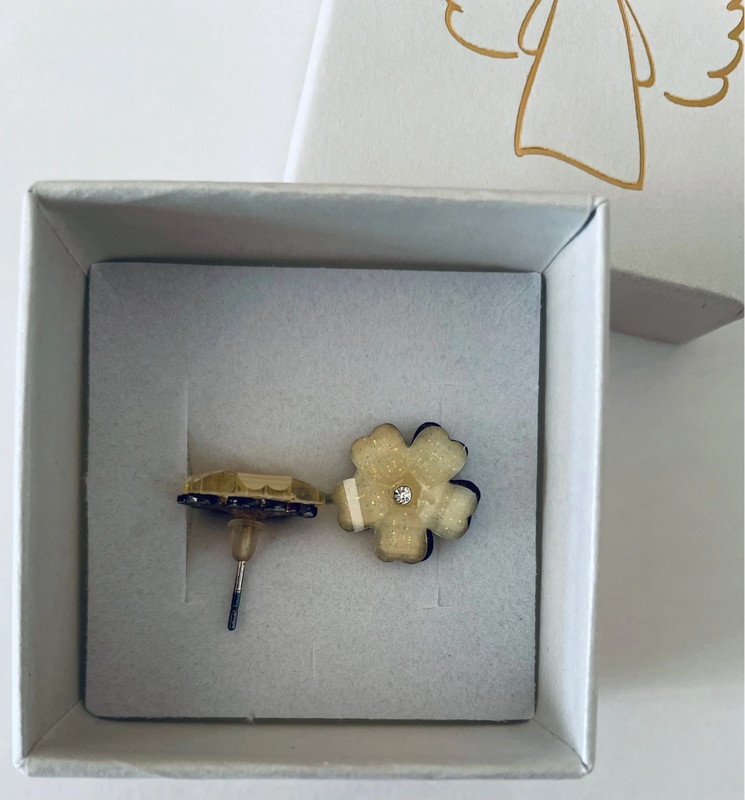 Krásné roztomilé náušnice v dárkové krabici, vhodné jako dár - 4