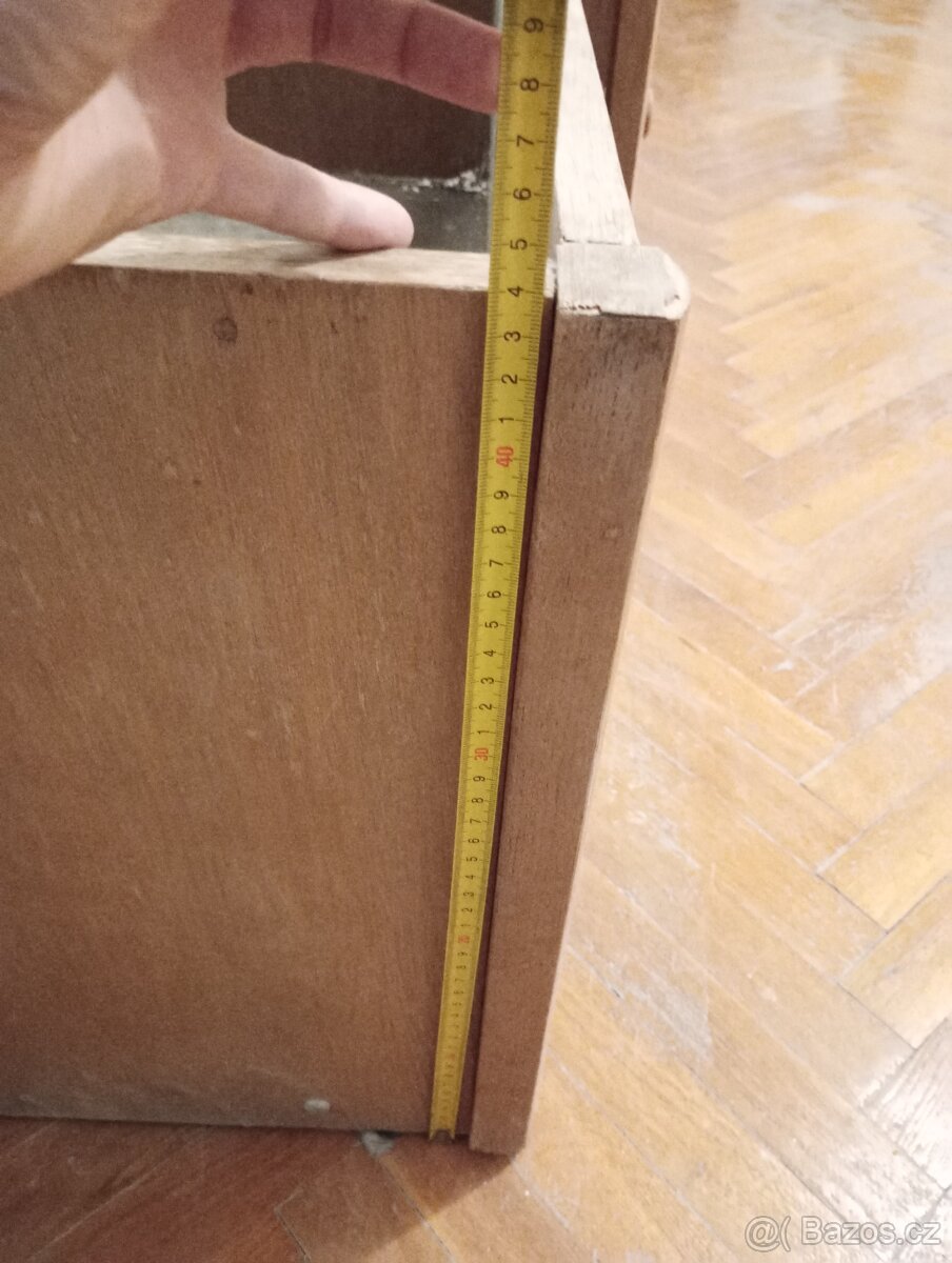 Skříňka s terárii - 4