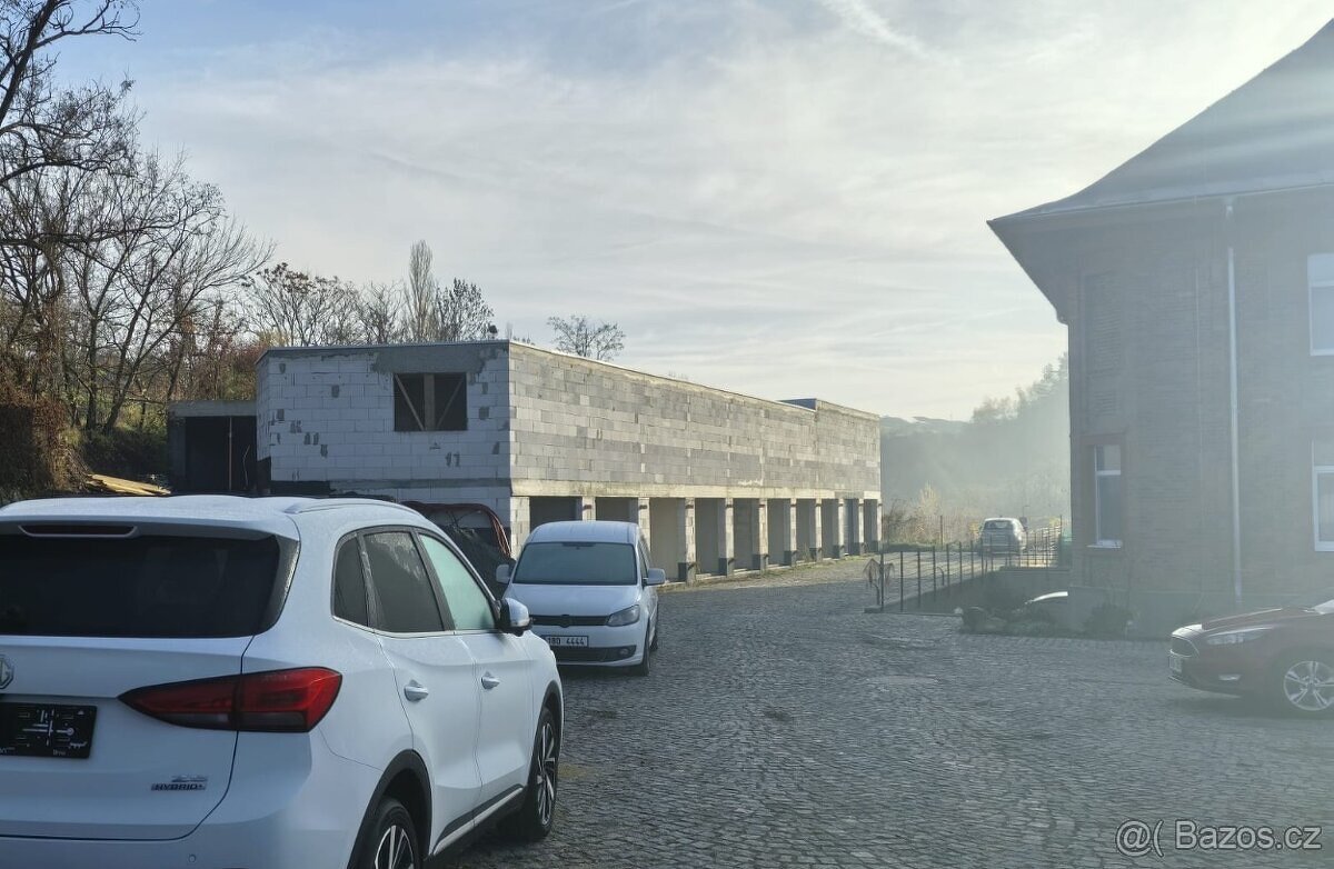 Prodej garáže 20 m² Oslavany - 4