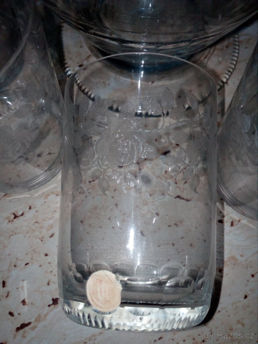 Broušené sklo z 30 let- Nové Mitrovice ? - 4