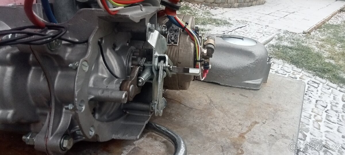 Motor skutr ČZ 502 - 4