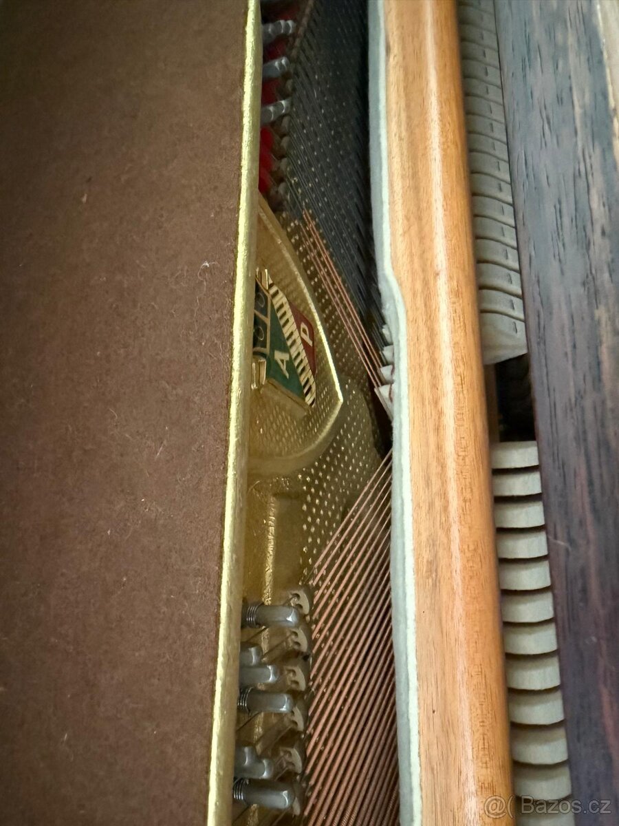 Prodám PETROF klavír - 4