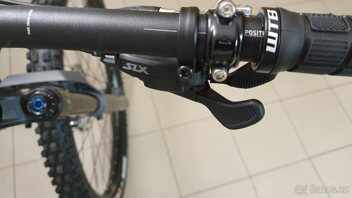 Ghost RIOT AM CF PRO, velikost L, model 2025 - 4