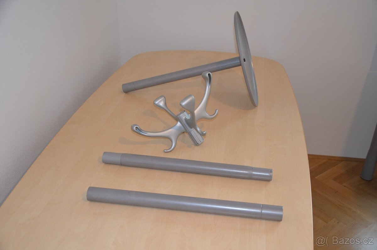 Věšák na oblečení kovový - 4